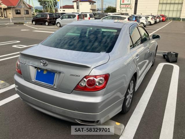 Toyota MARK X 2007-10 8813509-2