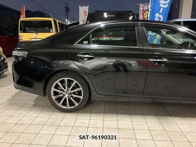 Toyota MARK X 2019-05 8814699-3