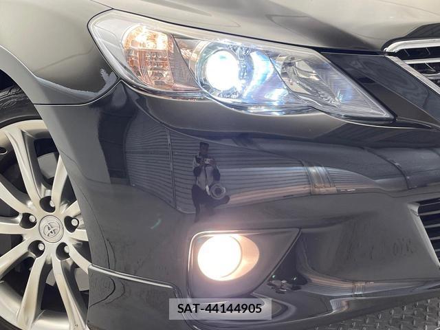 Toyota MARK X 2012-02 8817847-11