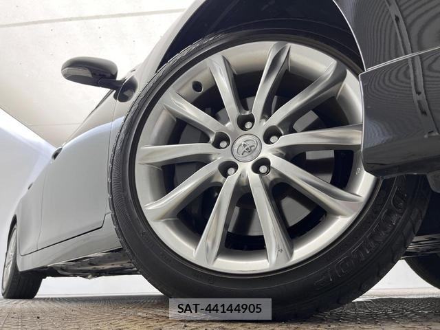 Toyota MARK X 2012-02 8817847-12