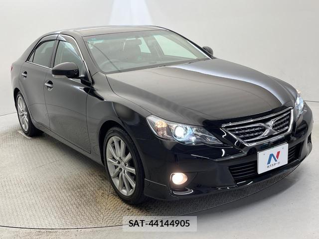 Toyota MARK X 2012-02 8817847-15