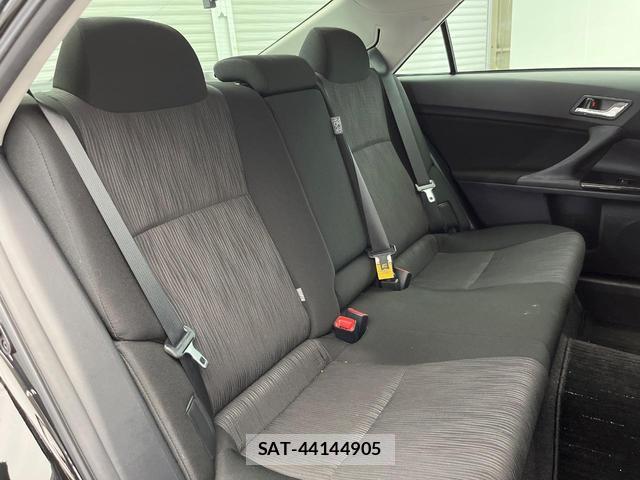 Toyota MARK X 2012-02 8817847-9