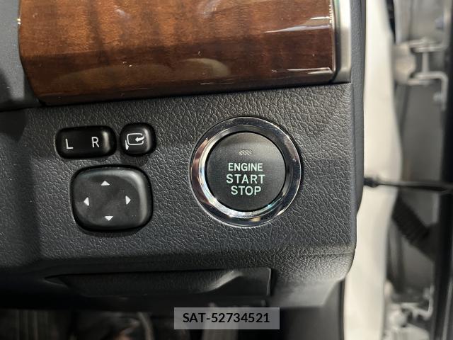 Toyota MARK X 2016-04 8817910-15