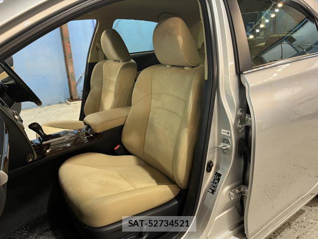 Toyota MARK X 2016-04 8817910-16