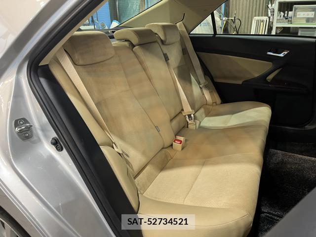 Toyota MARK X 2016-04 8817910-18
