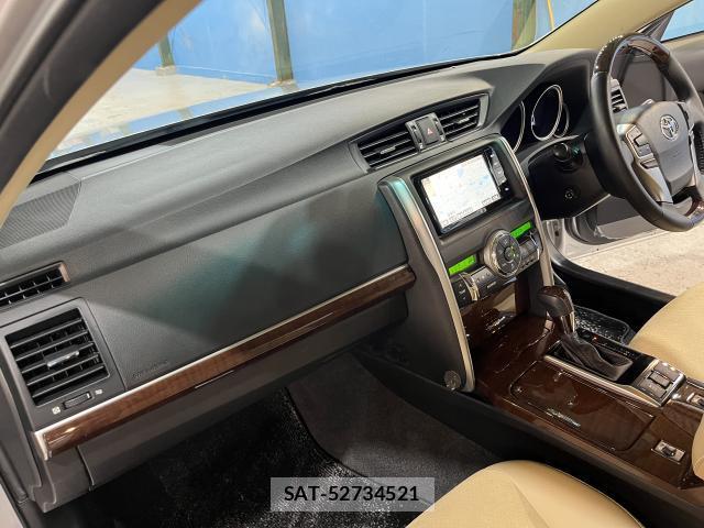 Toyota MARK X 2016-04 8817910-19
