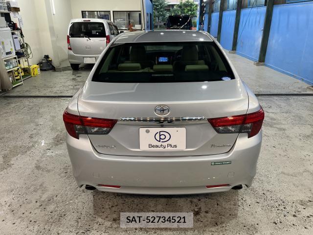 Toyota MARK X 2016-04 8817910-2