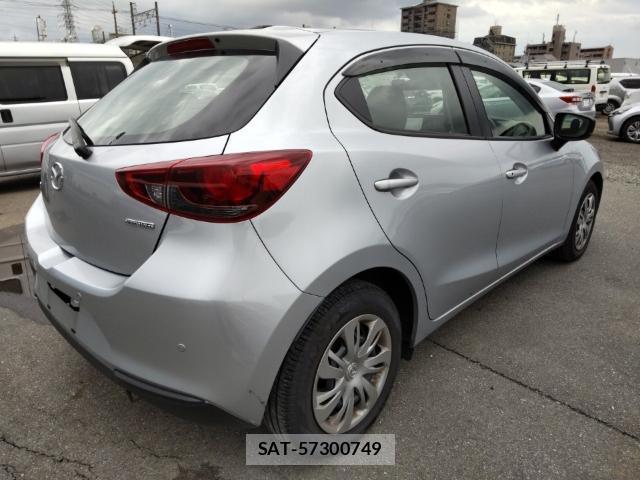 Mazda MAZDA2 2021-06 8815311-4