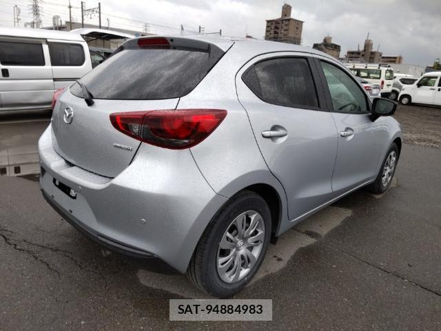 Mazda MAZDA2 2021-09 8815314-4