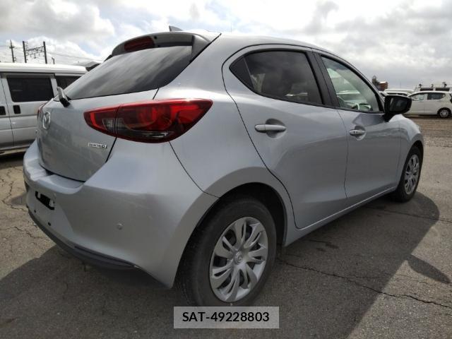 Mazda MAZDA2 2021-09 8815330-4