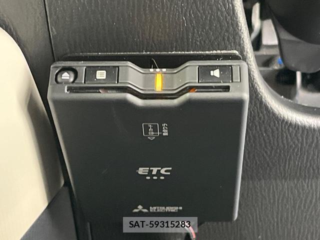 Mazda MAZDA2 2023-08 8817491-5