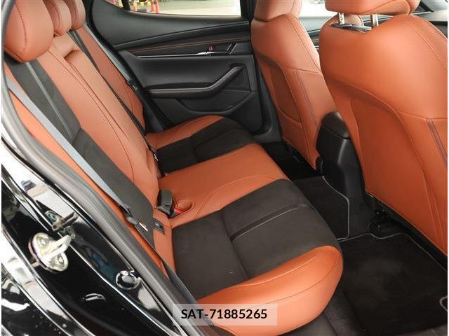 Mazda MAZDA3 2025-01 8812385-16