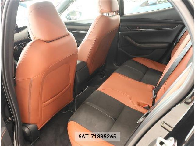 Mazda MAZDA3 2025-01 8812385-18