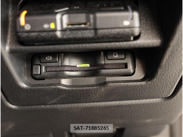 Mazda MAZDA3 2025-01 8812385-4