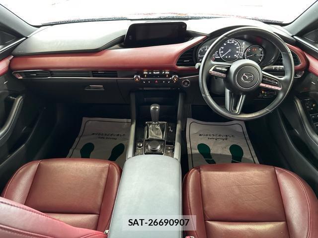 Mazda MAZDA3 2019-05 8815696-1