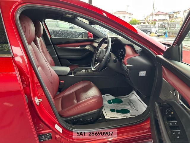 Mazda MAZDA3 2019-05 8815696-7