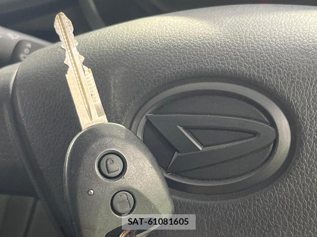 Daihatsu MIRA 2017-07 8812777-3