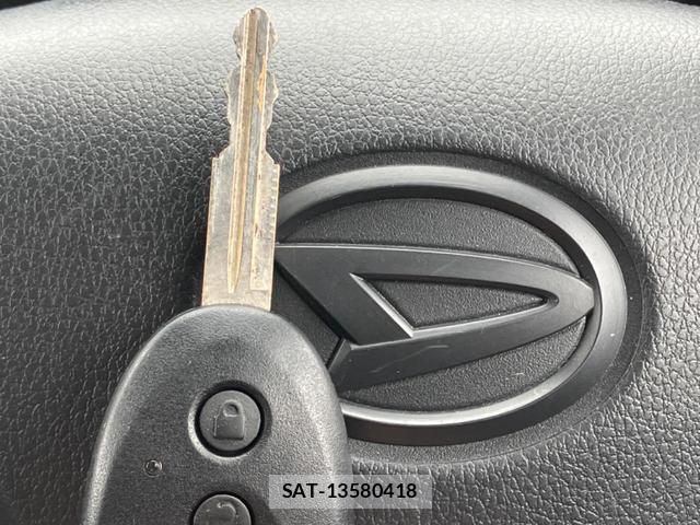 Daihatsu MIRA 2019-05 8812934-3