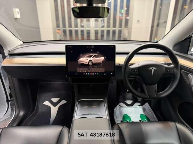 Tesla MODEL Y 2023-08 8815580-1
