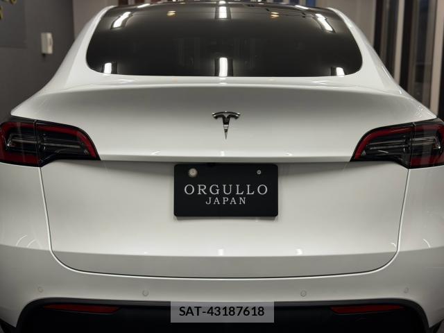 Tesla MODEL Y 2023-08 8815580-15