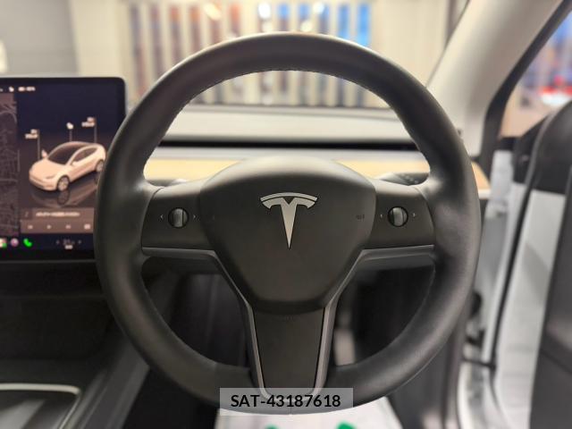 Tesla MODEL Y 2023-08 8815580-16