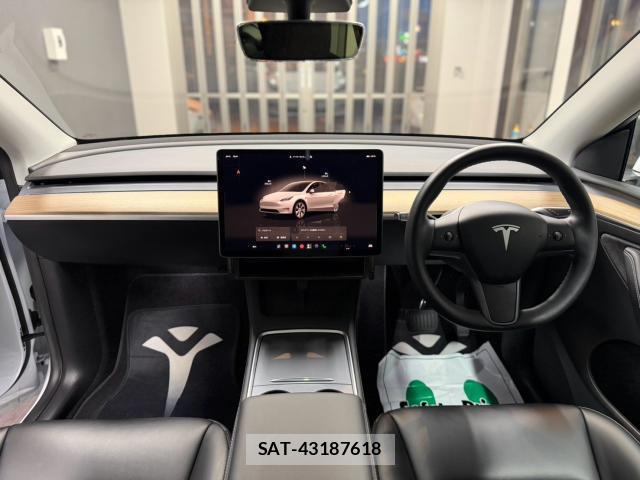 Tesla MODEL Y 2023-08 8815580-17