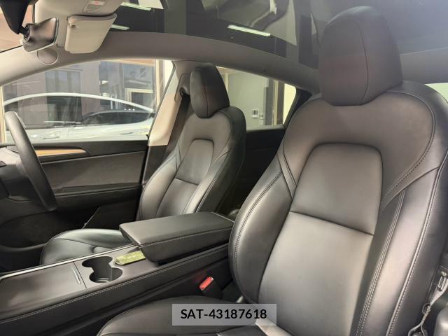 Tesla MODEL Y 2023-08 8815580-18