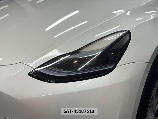 Tesla MODEL Y 2023-08 8815580-6
