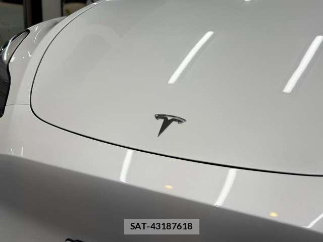 Tesla MODEL Y 2023-08 8815580-9