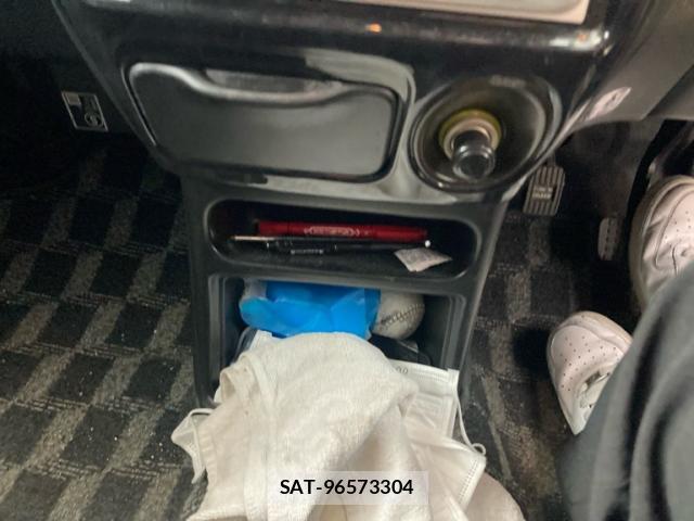 Daihatsu MOVE 2002-01 8813472-17