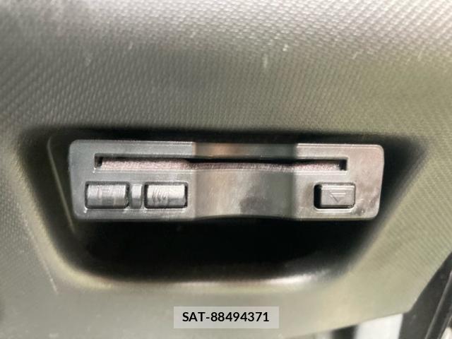 Daihatsu MOVE 2014-03 8813858-5