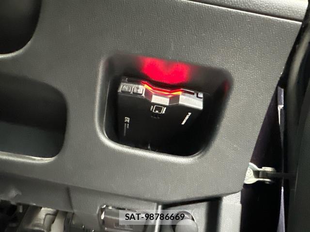 Daihatsu MOVE 2018-02 8814420-5
