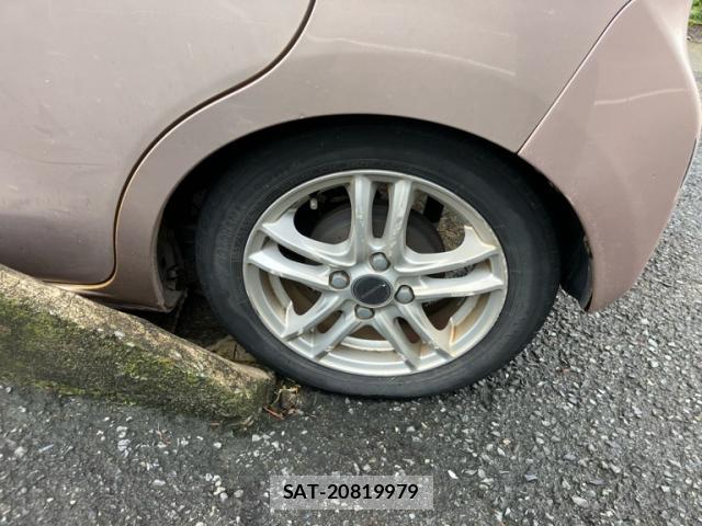 Daihatsu MOVE 2013-07 8815869-6