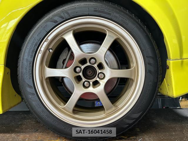 Toyota MR-S 2001-02 8814536-16