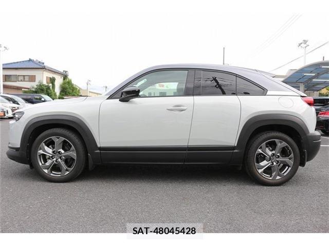 Mazda MX-30 2021-03 8812801-7