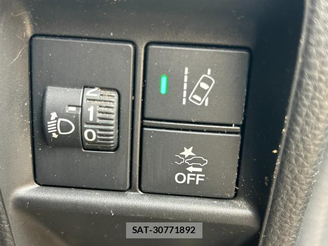 Honda N-VAN 2019-01 8815049-5