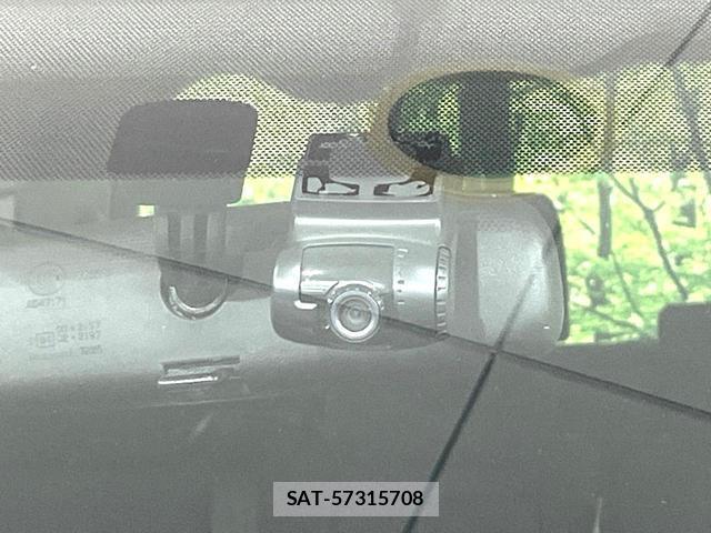 Toyota NOAH 2016-10 8812057-6