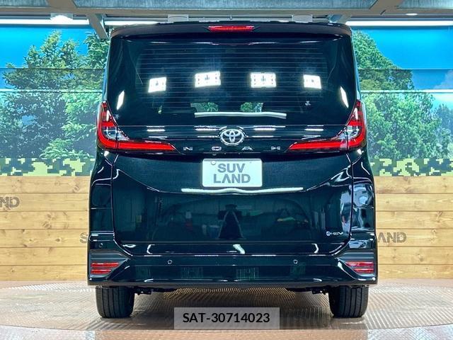 Toyota NOAH 2026-07 8812207-14