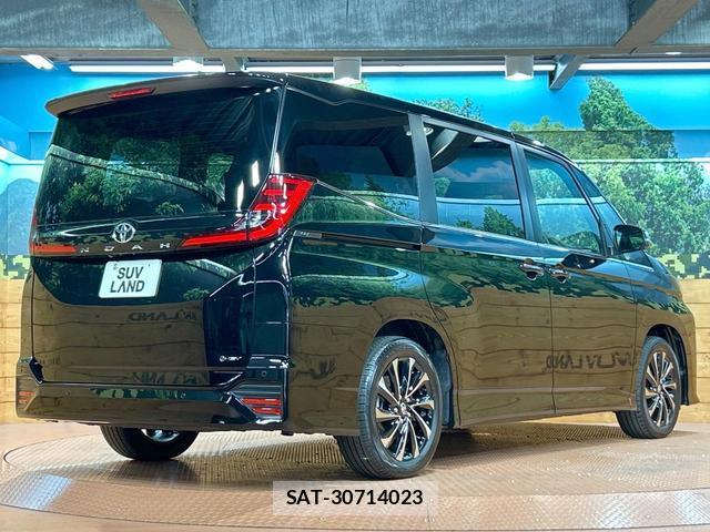Toyota NOAH 2026-07 8812207-16