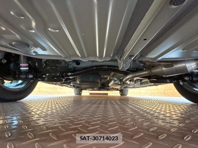 Toyota NOAH 2026-07 8812207-18
