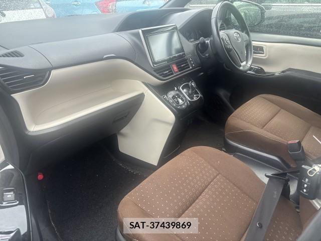 Toyota NOAH 2017-09 8812696-2