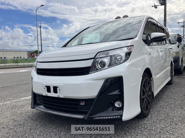 Toyota NOAH 2017-09 8812725-2