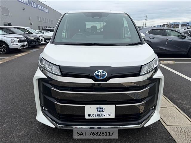 Toyota NOAH 2024-05 8812753-3