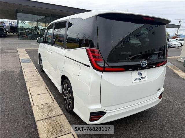 Toyota NOAH 2024-05 8812753-7
