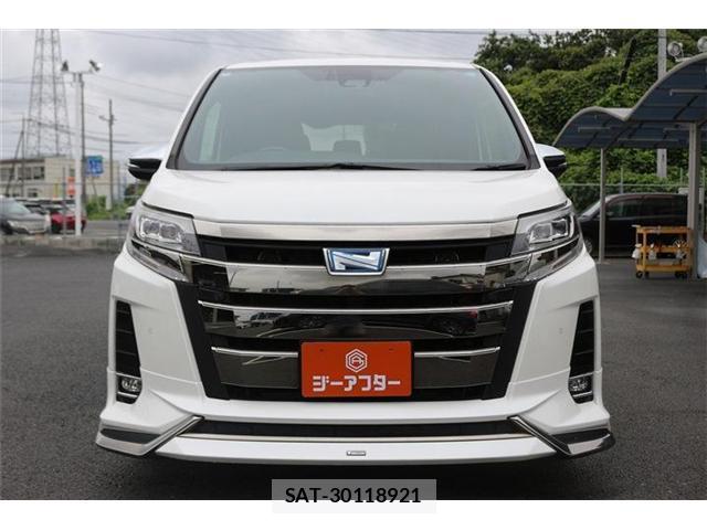 Toyota NOAH 2021-01 8812807-1