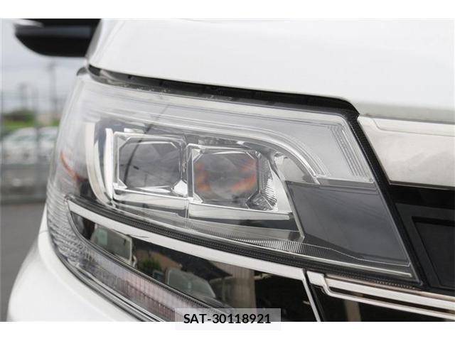 Toyota NOAH 2021-01 8812807-10