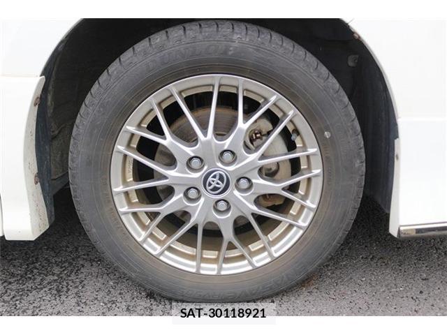 Toyota NOAH 2021-01 8812807-15