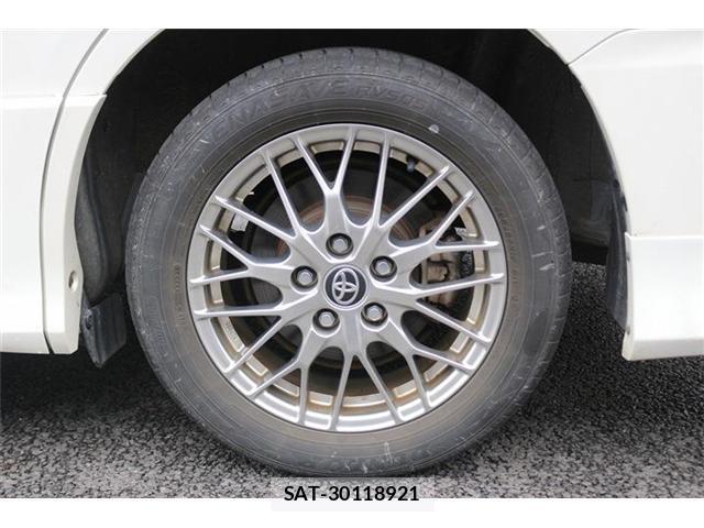 Toyota NOAH 2021-01 8812807-17