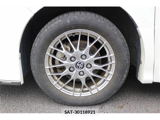 Toyota NOAH 2021-01 8812807-18