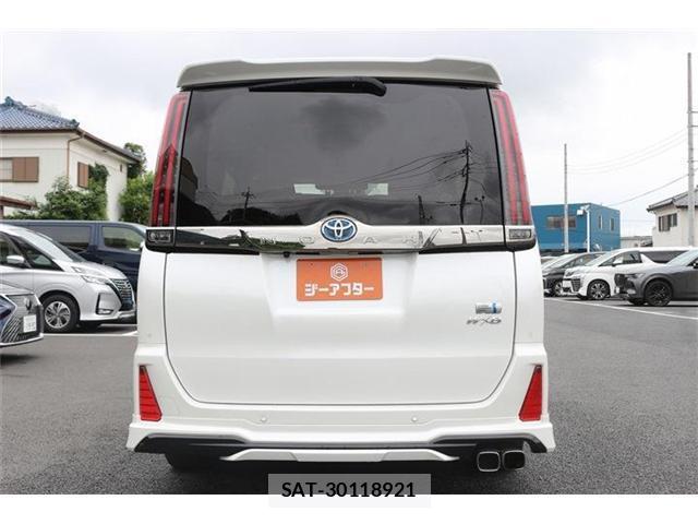 Toyota NOAH 2021-01 8812807-5